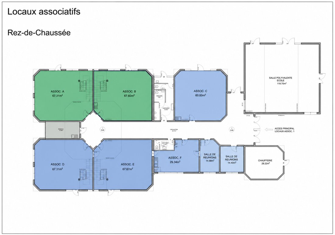 Le plan du rez-de-chaussée d’un bâtiment de locaux associatifs : six salles attribuées à des associations, colorées selon celle qui les occupe, avec le nom et la surface de chacune, plus deux salles de réunion, une salle polyvalente d’école, une réserve et la chaufferie.