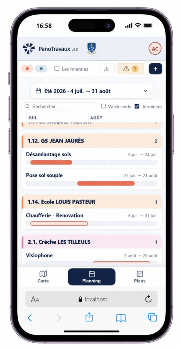 PanoTravaux sur un téléphone : le planning de l’été, site par site.