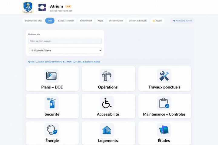 L’application Atrium ouverte sur une école : un sélecteur de site, le chemin du dossier sur le serveur, et une grille de rubriques, plans et DOE, opérations, sécurité, maintenance et contrôles.